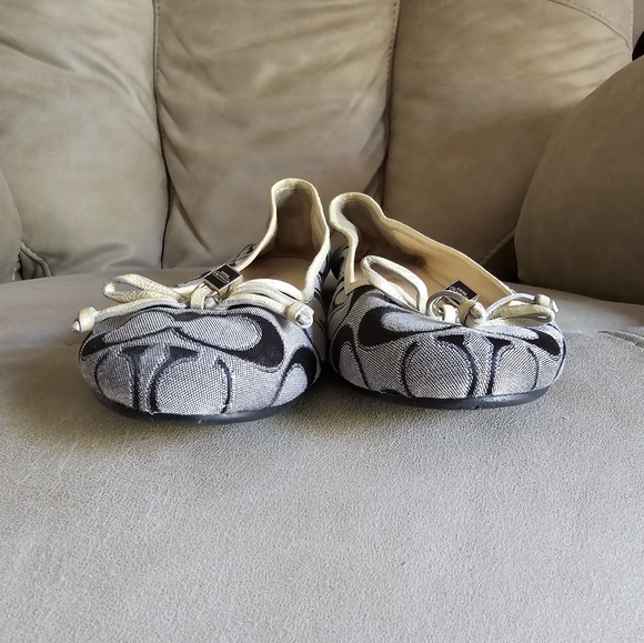 Coach Poppy Darling gray logo pattern ballet flats size 9B - Picture 2 of 8